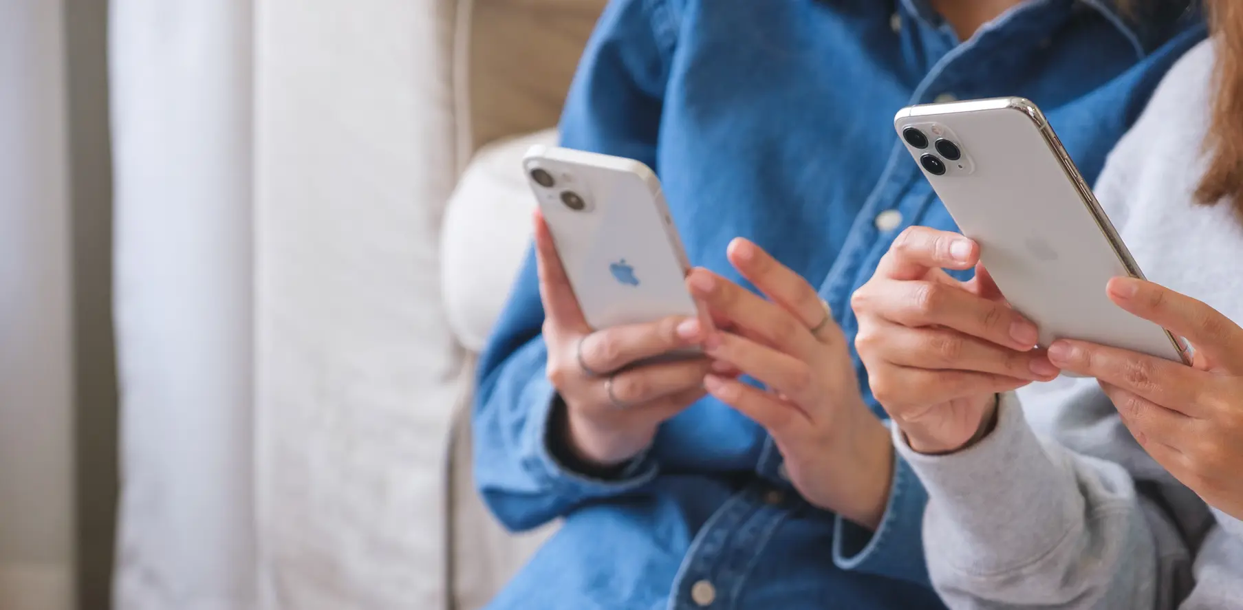 Senior-Friendly Mobile Packages Supporting Easy Communication across Multiple Devices
